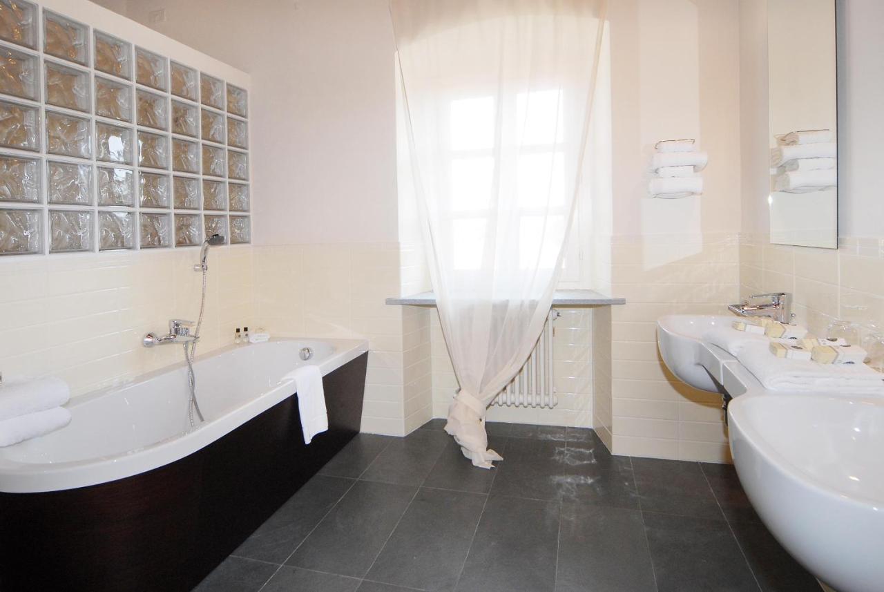 Hotel Antico Podere Propano ซาลุซโซ ภายนอก รูปภาพ