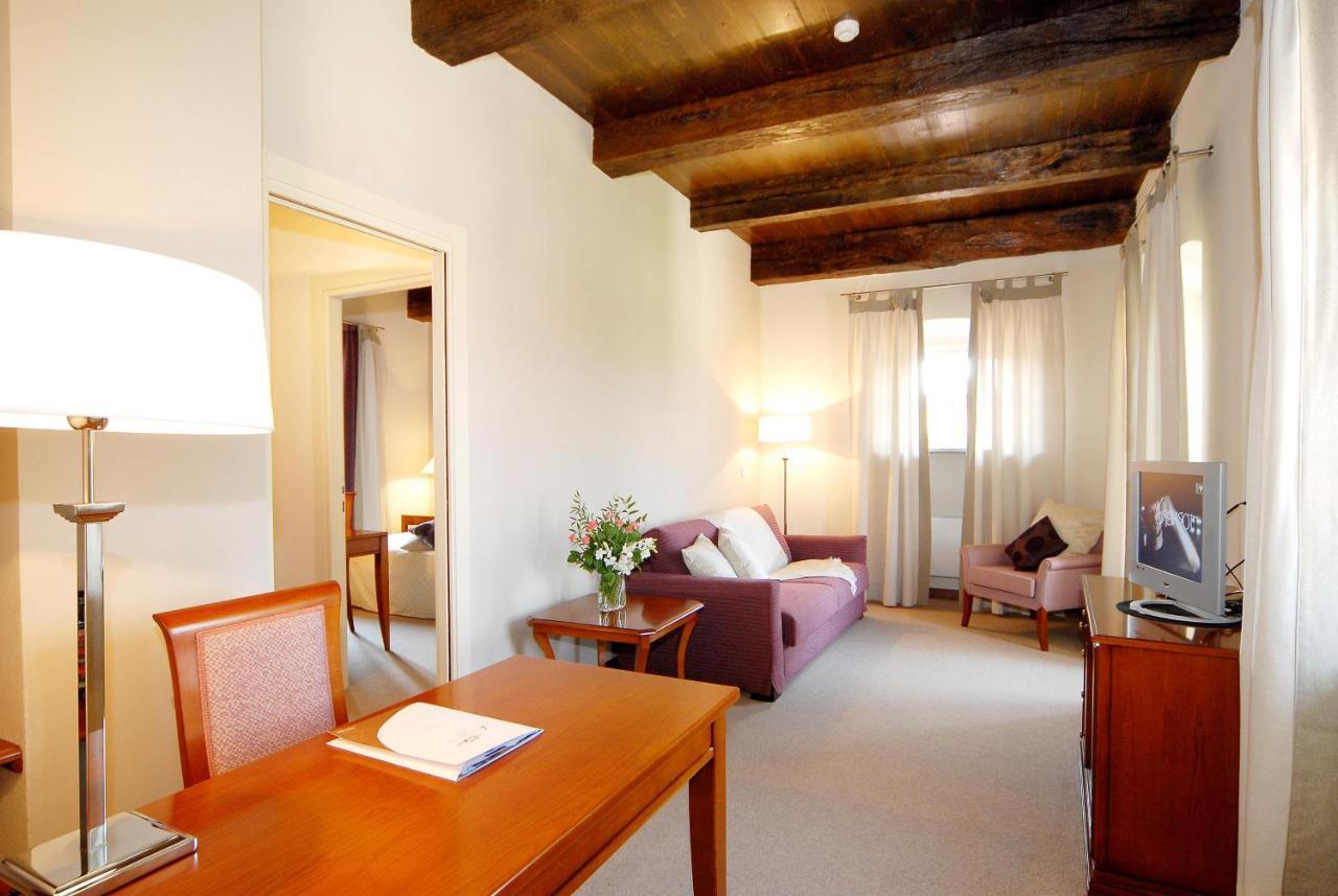 Hotel Antico Podere Propano ซาลุซโซ ภายนอก รูปภาพ