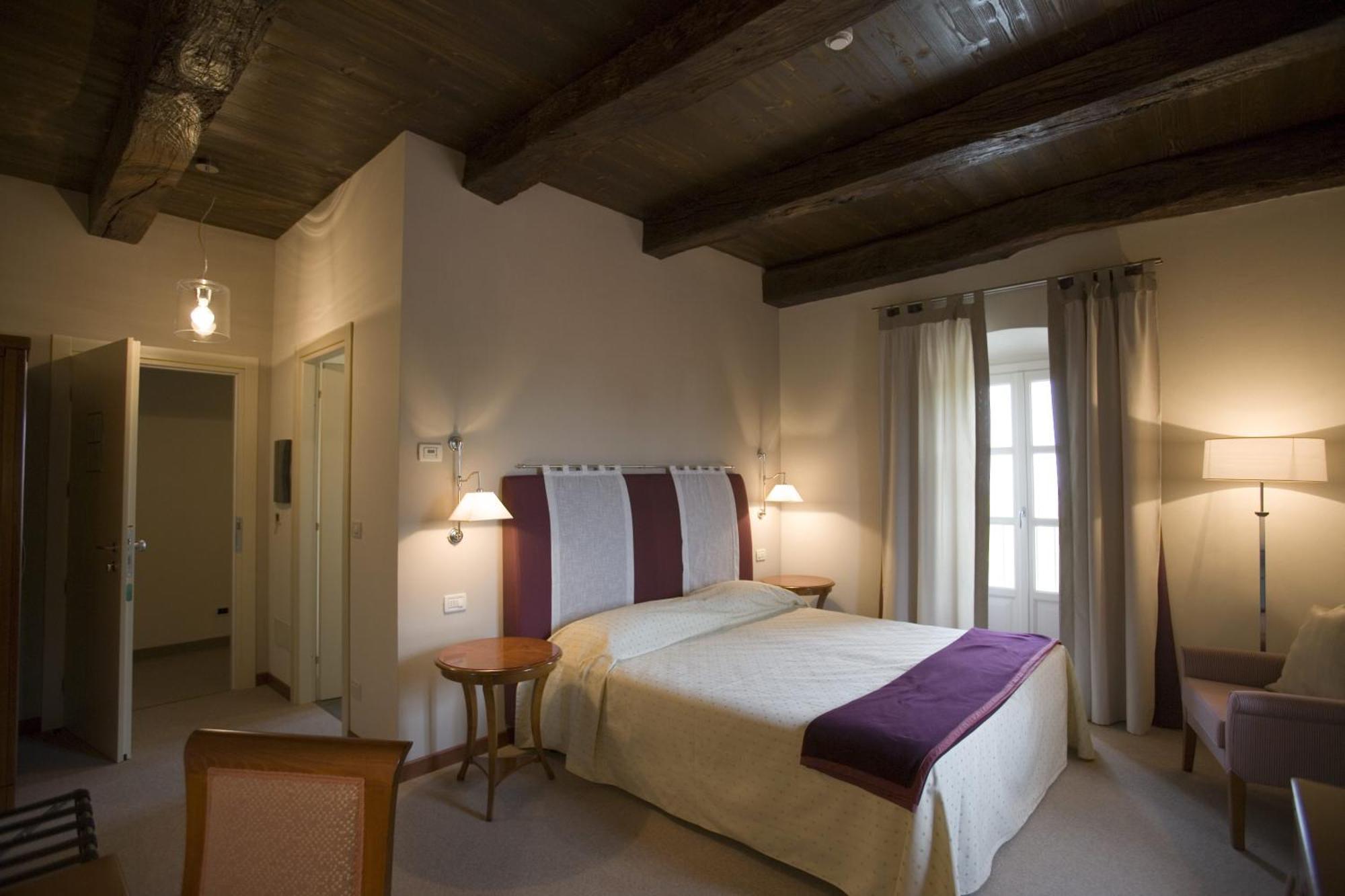 Hotel Antico Podere Propano ซาลุซโซ ภายนอก รูปภาพ
