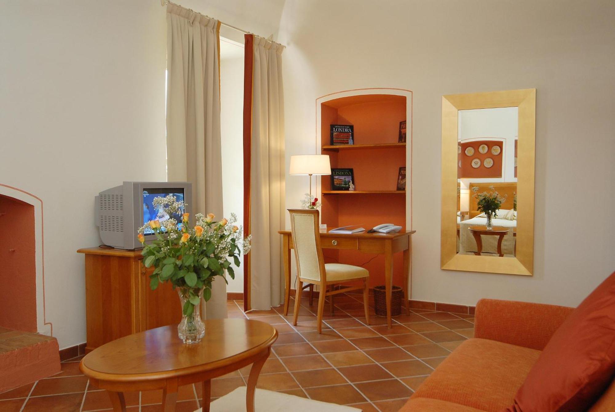 Hotel Antico Podere Propano ซาลุซโซ ภายนอก รูปภาพ