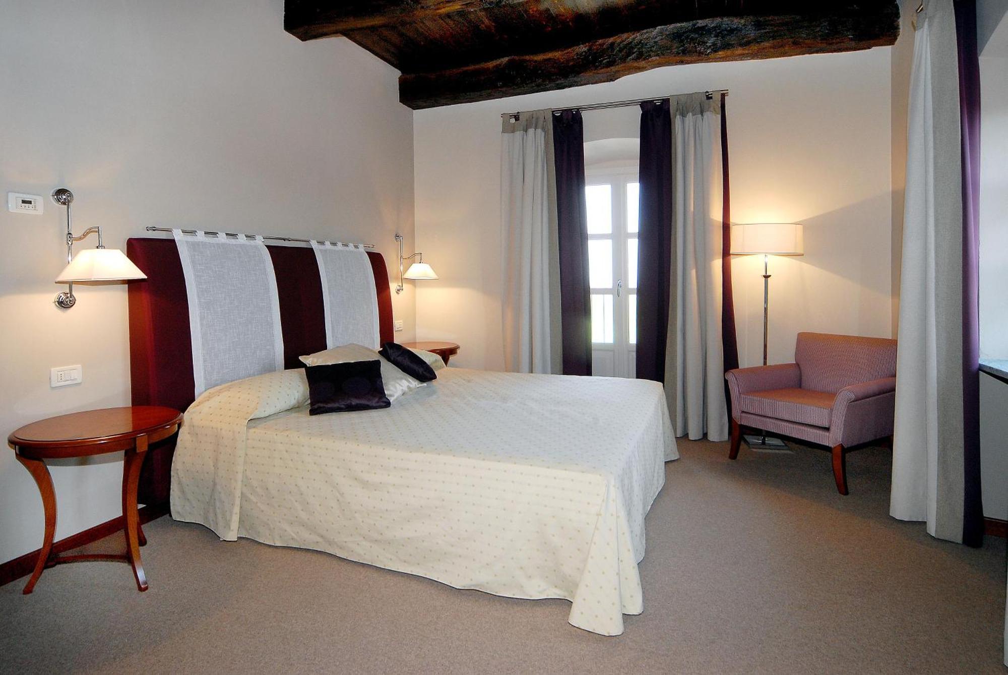 Hotel Antico Podere Propano ซาลุซโซ ภายนอก รูปภาพ