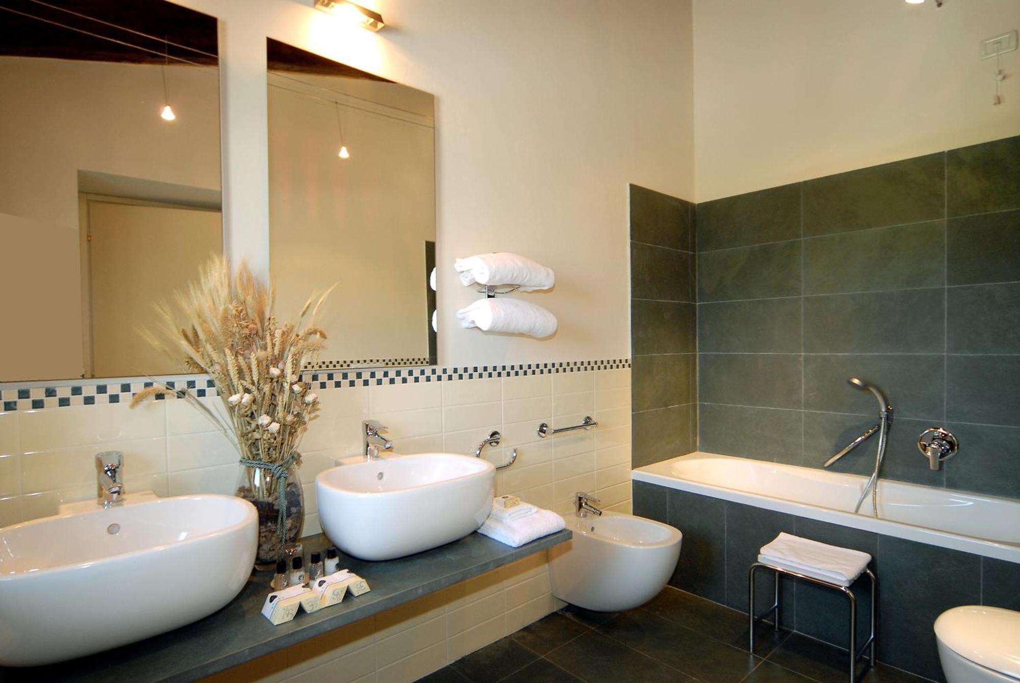 Hotel Antico Podere Propano ซาลุซโซ ภายนอก รูปภาพ