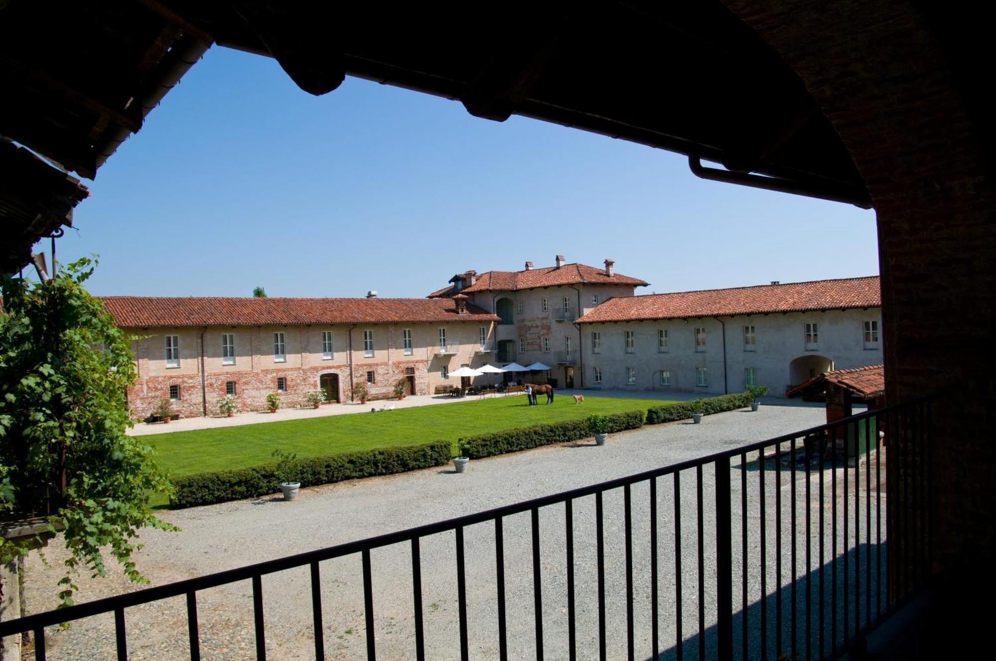 Hotel Antico Podere Propano ซาลุซโซ ภายนอก รูปภาพ