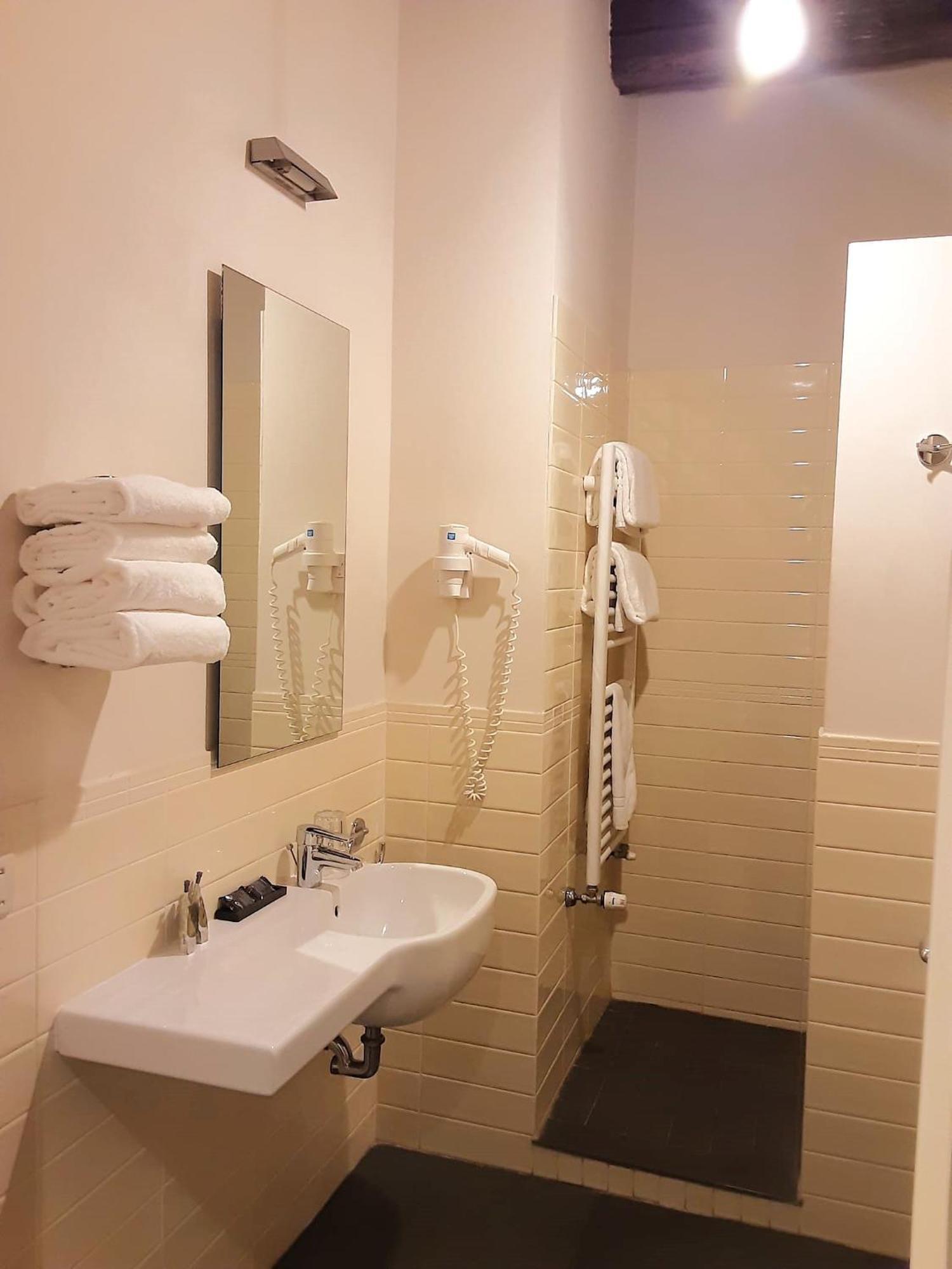 Hotel Antico Podere Propano ซาลุซโซ ภายนอก รูปภาพ