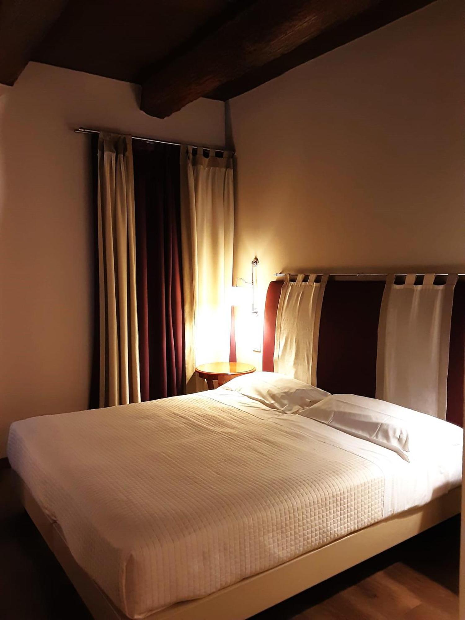 Hotel Antico Podere Propano ซาลุซโซ ภายนอก รูปภาพ
