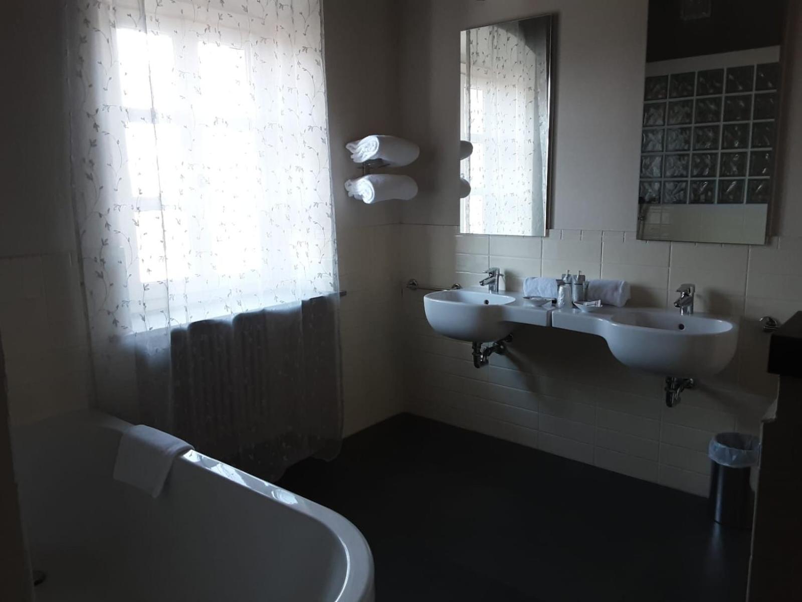 Hotel Antico Podere Propano ซาลุซโซ ภายนอก รูปภาพ