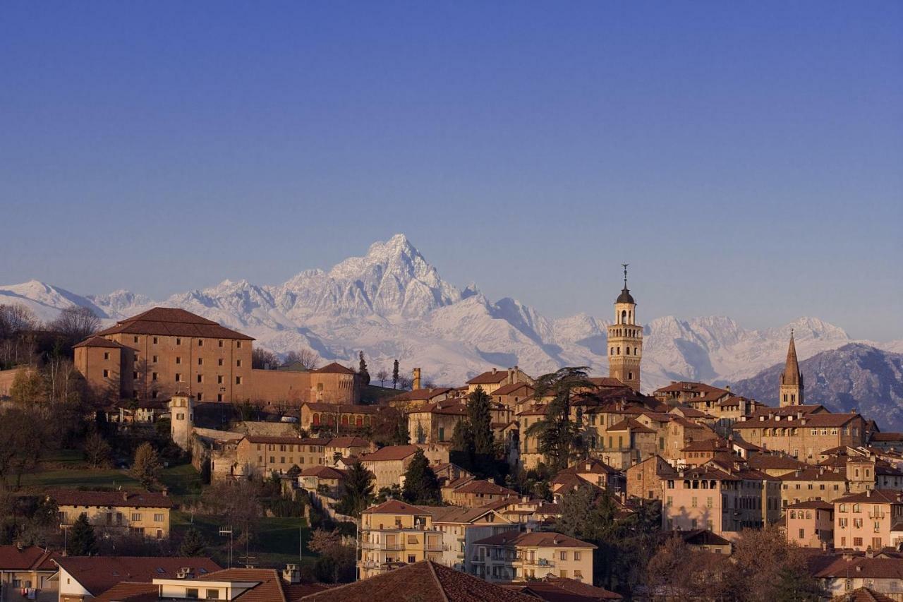 Hotel Antico Podere Propano ซาลุซโซ ภายนอก รูปภาพ